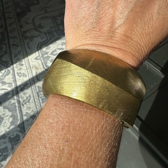 Chico's Jewelry - Chico's Gold Chunky Bracelet Magnetic closure.